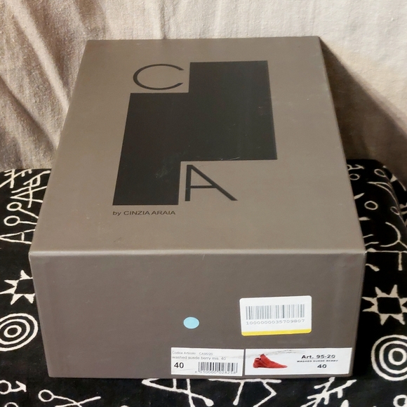 Cinzia Araia slip-on mid-sneaker in berry suede, sz40, EUC - Picture 12 of 12